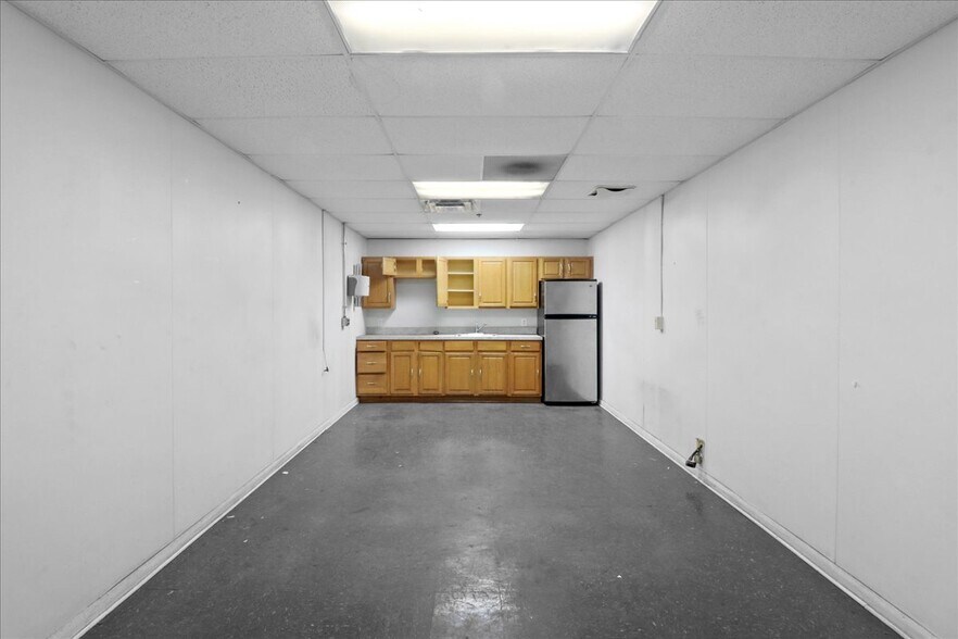 More Photos Of 148 Beverly Rancocas Dr, Willingboro Warehouse For Lease