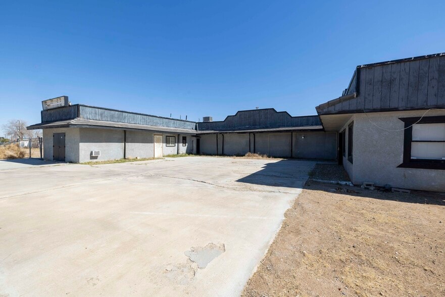 More Photos Of 18026 Jonathan St, Adelanto Medical For Lease