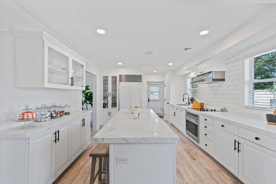 More Photos Of 44 Williams Ave, Mystic General Retail For Sale