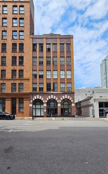 More Photos Of 310 Richard Arrington Jr Blvd N, Birmingham Office For Lease