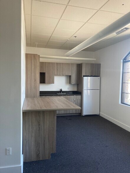 More Photos Of 16853 E Palisades Blvd, Fountain Hills Office For Lease