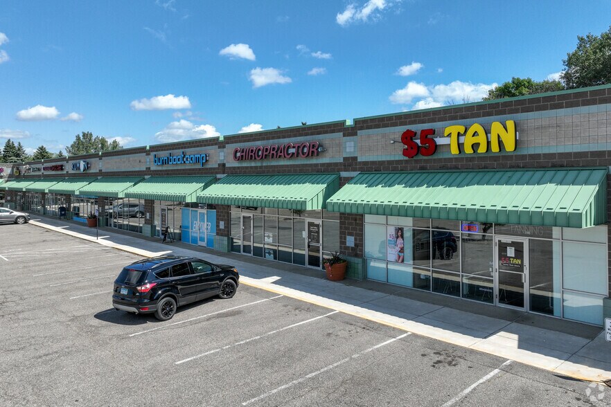 More Photos Of 14050 Pilot Knob Rd, Apple Valley General Retail For Lease