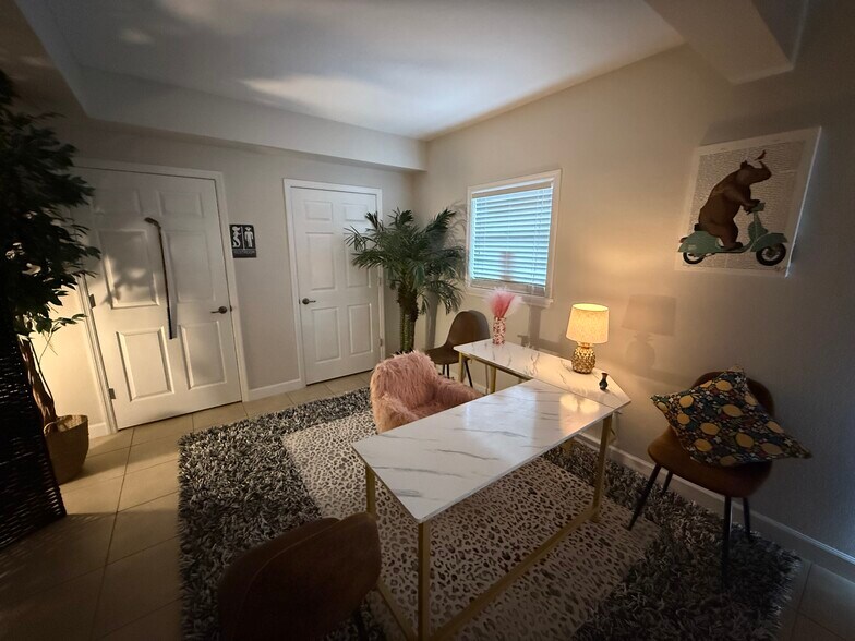 More Photos Of 2044 E Orange Avenue, Eustis Office For Lease