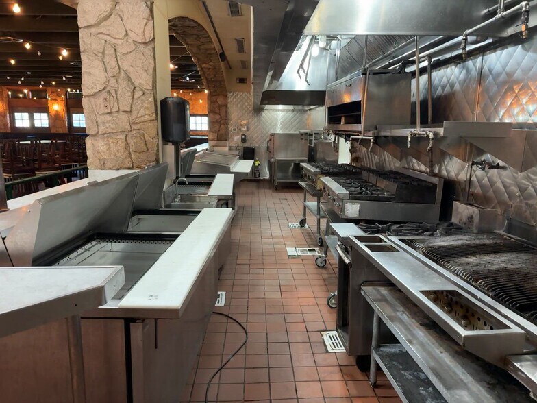 More Photos Of 5575-5555 S Virginia St, Reno Unknown For Lease