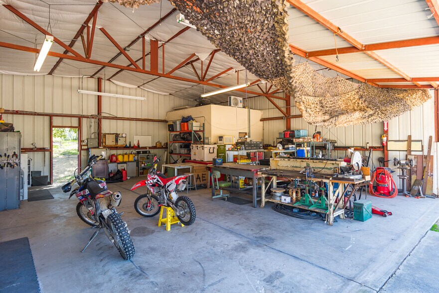 More Photos Of 19191 High Glen Rd, Alpine Specialty For Sale