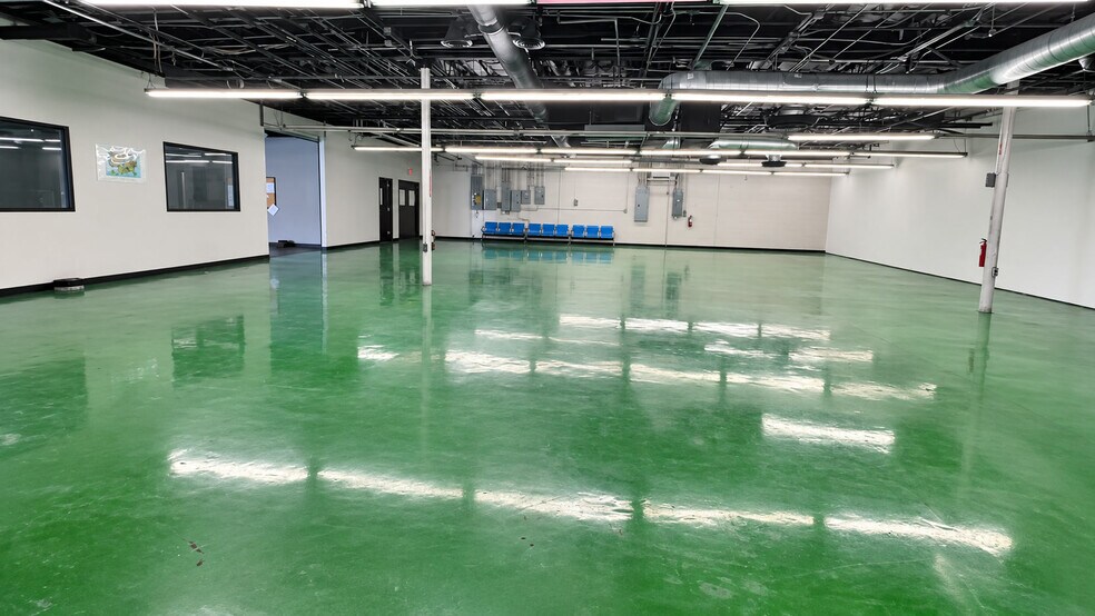 More Photos Of 7803 Hansen Rd, Houston Warehouse For Lease
