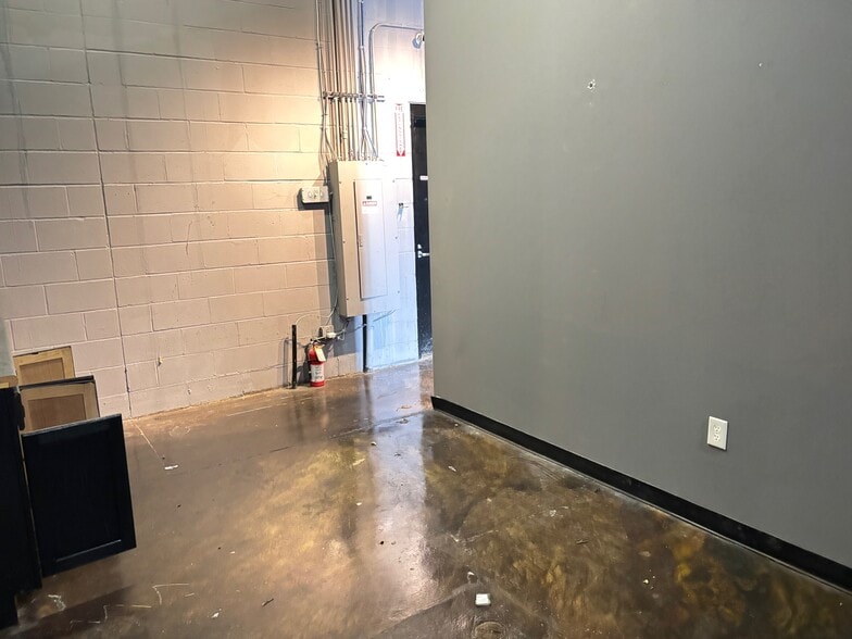 More Photos Of 1905 Rice Rd, Matthews Unknown For Lease