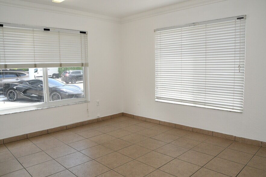More Photos Of 1920 SW 22nd St, Miami Medical For Lease