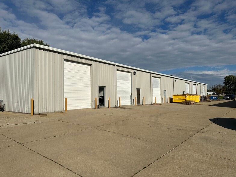Primary Photo Of 1805 Industrial Park Dr, Normal Light Distribution For Lease