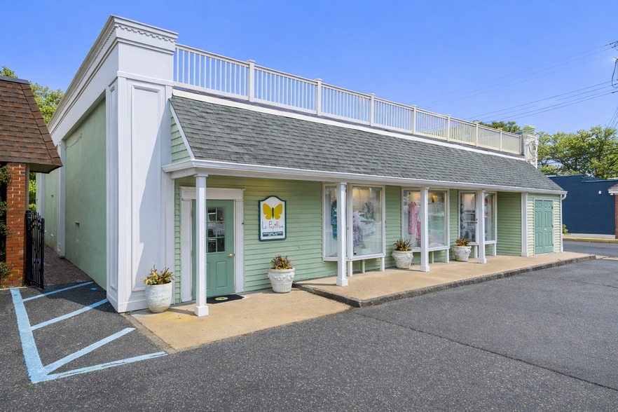 More Photos Of 7 W River Rd, Rumson Storefront For Sale