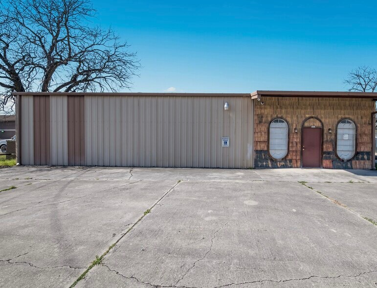 More Photos Of 5447 Seguin Rd, Kirby Auto Repair For Sale