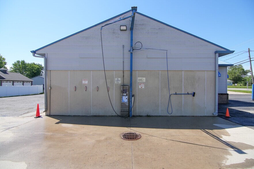 More Photos Of 353 Main St, Onsted Carwash For Sale
