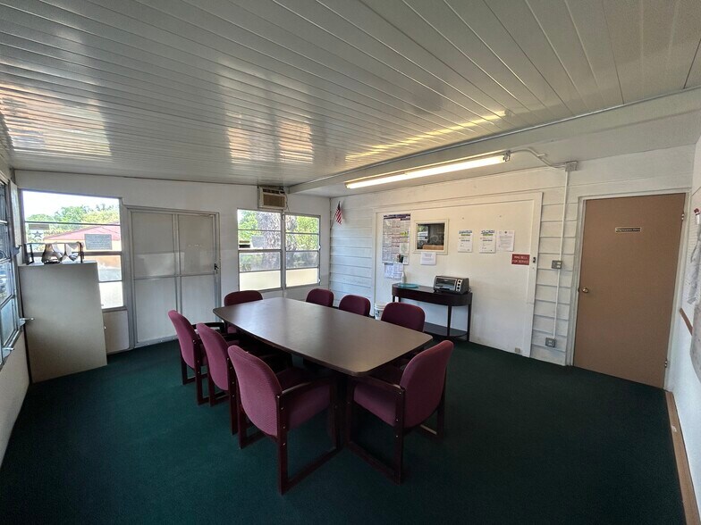 More Photos Of 6703 Massachusetts Ave, New Port Richey Showroom For Sale