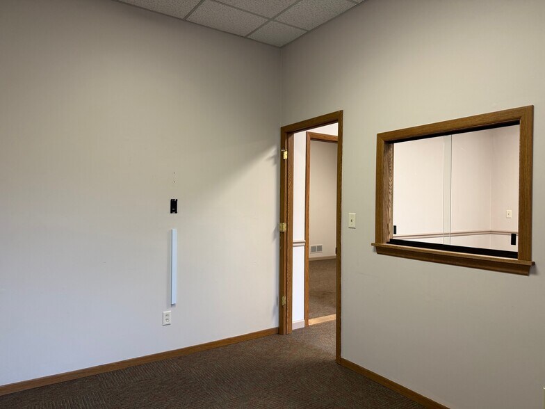 More Photos Of 2300 Freeport Rd, New Kensington Office Residential For Lease