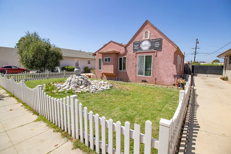 More Photos Of 215 E Fesler St, Santa Maria Storefront For Sale