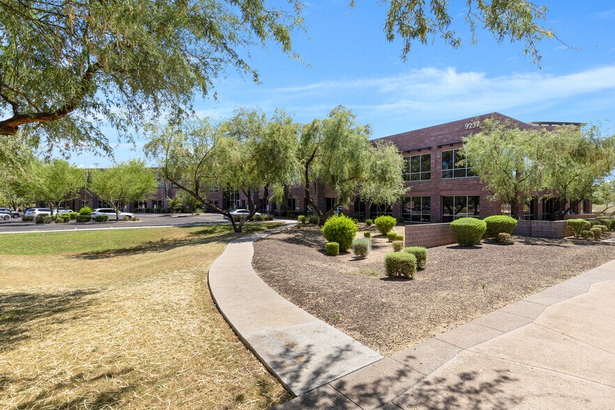More Photos Of 9237 E Via De Ventura, Scottsdale Office For Sale
