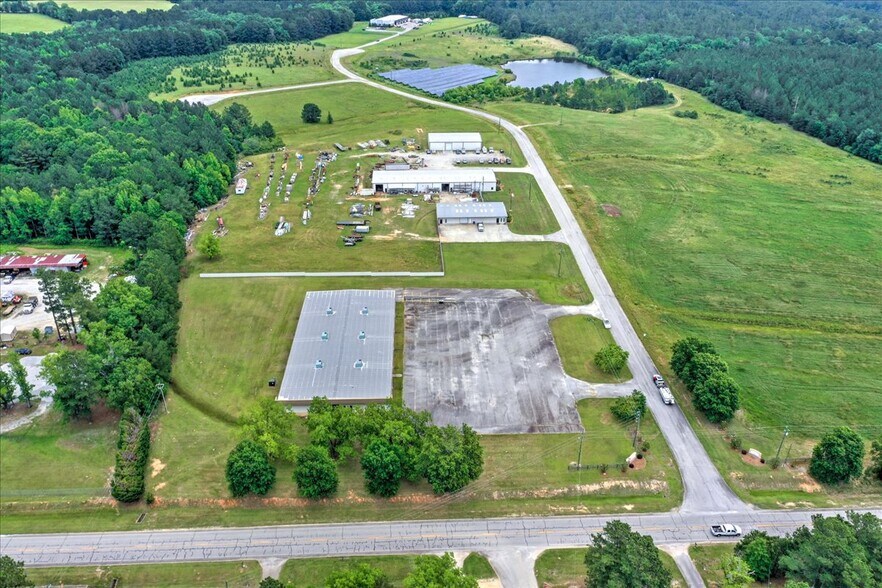 More Photos Of 1002 Commerce, Lincolnton Distribution For Sale
