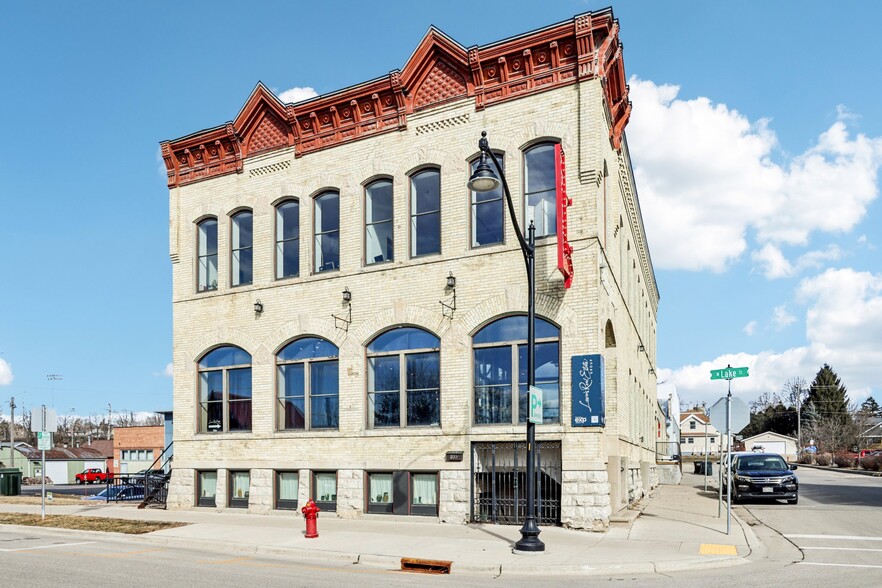 More Photos Of 101 Church St, Lake Mills Loft Creative Space For Sale