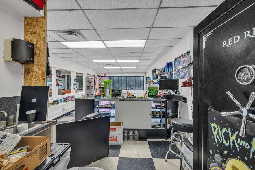 More Photos Of 101 S Main Street, Spavinaw Restaurant For Sale