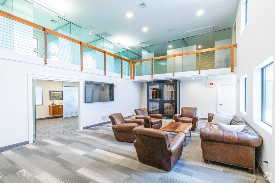 More Photos Of 682 US-202, Bridgewater Office For Sale