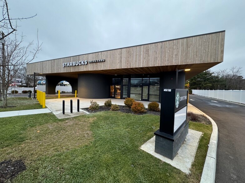 More Photos Of 718 Medford Ave, Patchogue Storefront For Lease