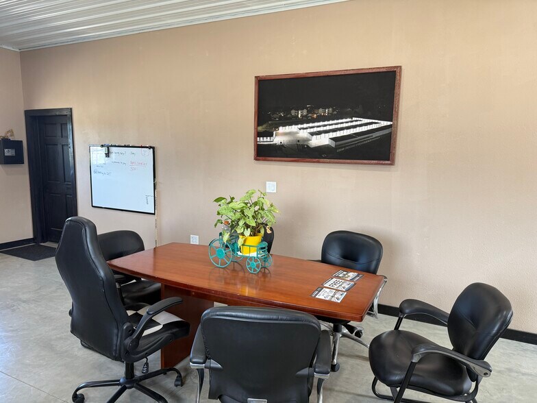 More Photos Of 3556 Marnie Ave, Waterloo Self Storage For Sale