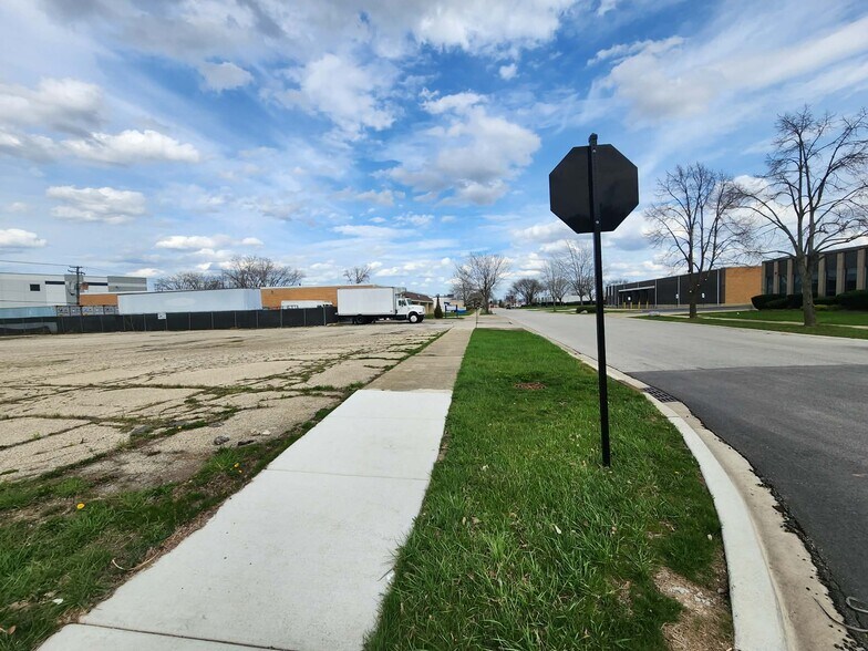 More Photos Of 401 King St, Elk Grove Village Land For Sale
