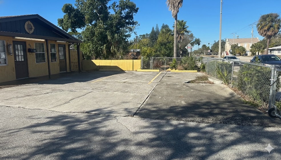 More Photos Of 117 9th Ave, Bradenton Multifamily For Sale