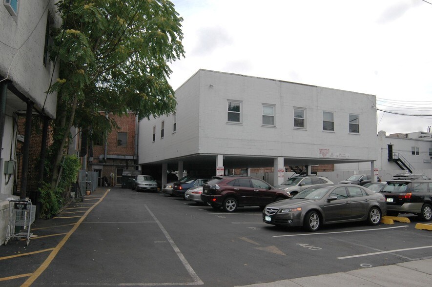 More Photos Of 4 Haven Ave, Port Washington Storefront Retail Office For Lease