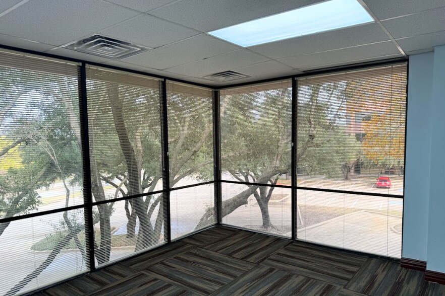 More Photos Of 375 Municipal Dr, Richardson Medical For Sale