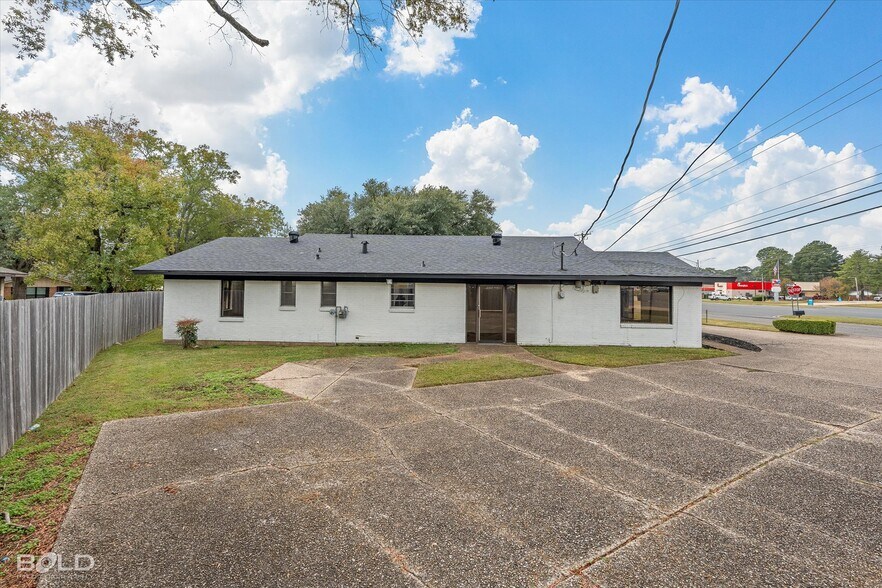More Photos Of 9099 Mansfield Rd, Shreveport Healthcare For Sale