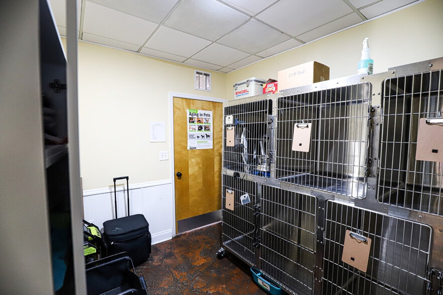 More Photos Of 500 NW 60th St, Gainesville Storefront Retail Office For Lease