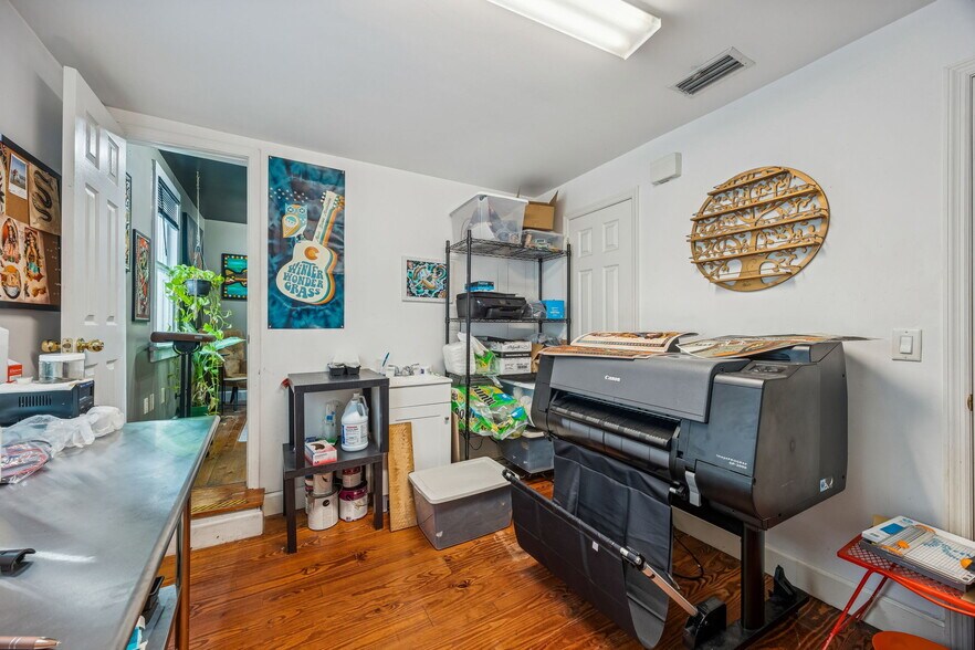 More Photos Of 218 Ash St, Fernandina Beach Freestanding For Sale