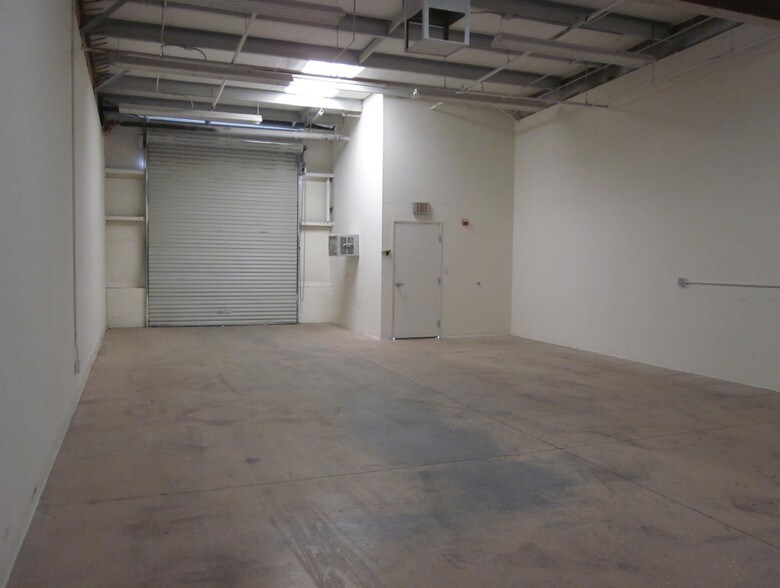 More Photos Of 2750 W Brooks Ave, North Las Vegas Warehouse For Lease