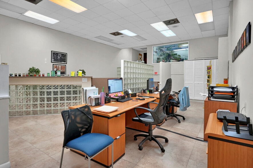 More Photos Of 3317-3347 NW 74th St, Miami Warehouse For Sale