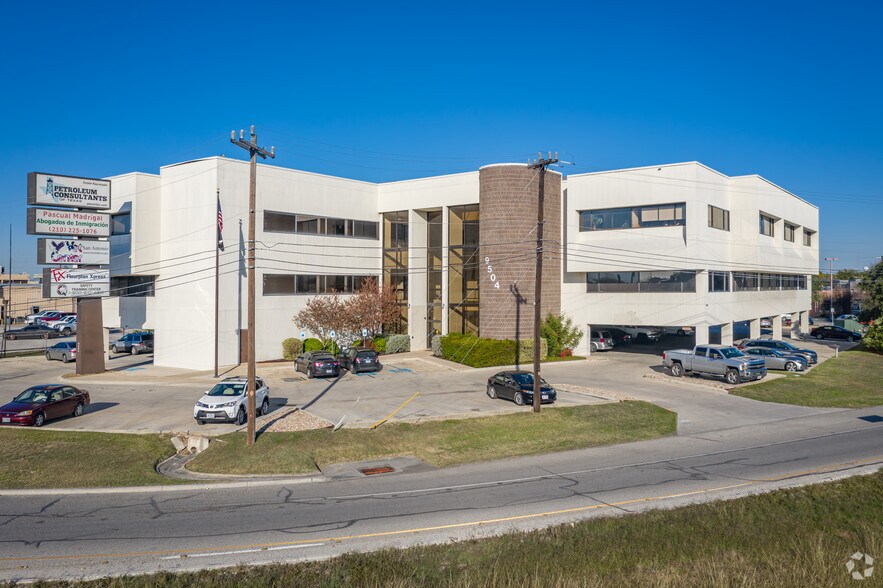 More Photos Of 9504 N IH-35, San Antonio Office For Lease