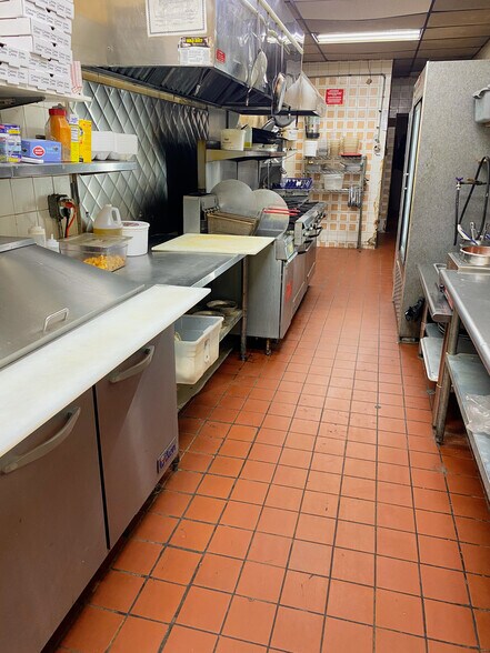 More Photos Of 1013 Summit Ave, Union City Storefront Retail Residential For Sale