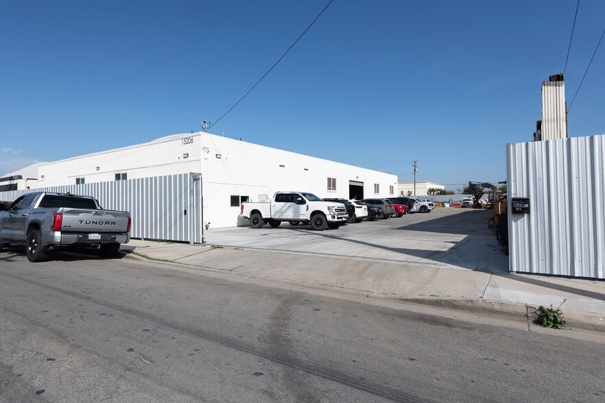 More Photos Of 15206 Grevillea Ave, Lawndale Warehouse For Lease