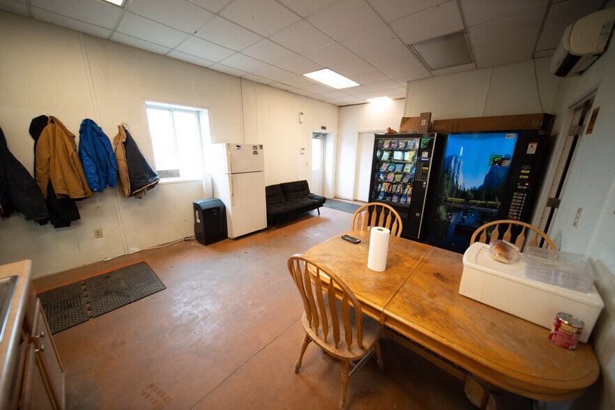 More Photos Of 501 11th St NE, Austin Carwash For Sale