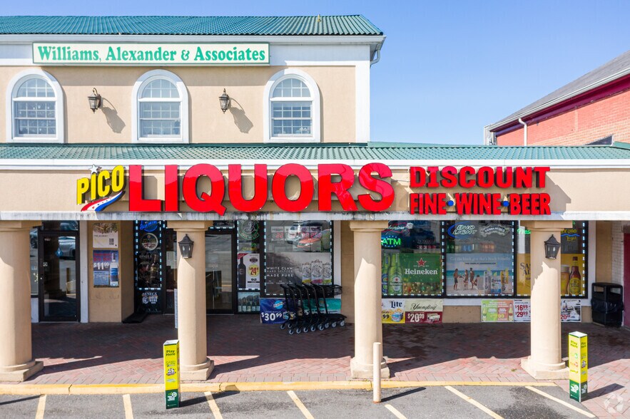 More Photos Of 1471-1491 State Route 23, Wayne Restaurant For Lease