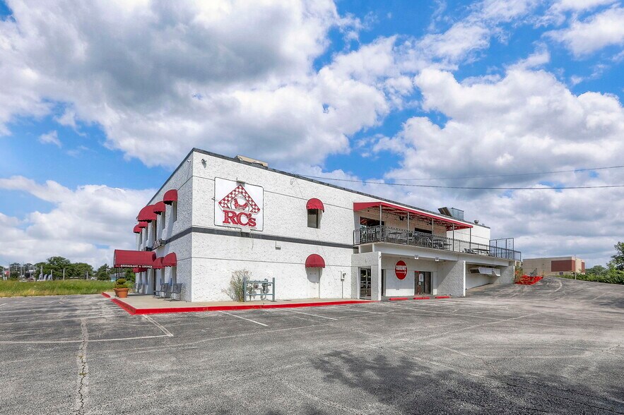 More Photos Of 330 E 135th St, Kansas City Restaurant For Sale