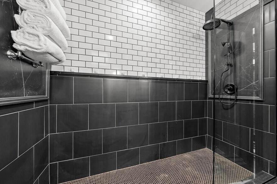 More Photos Of 43 W Markison Ave, Columbus Apartments For Sale