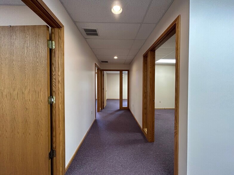 More Photos Of 1820 Post Rd, Plover Storefront Retail Office For Lease