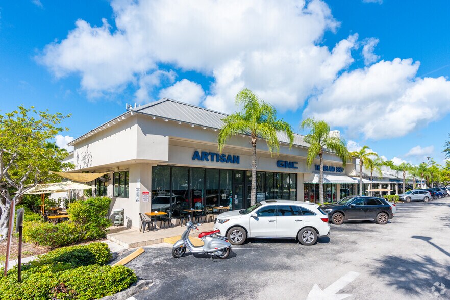 More Photos Of 600-658 Crandon Blvd, Key Biscayne General Retail For Sale