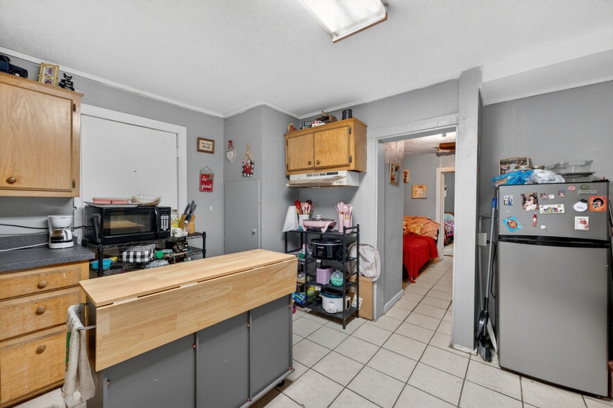 More Photos Of 12283 State Highway 39, Dibble Convenience Store For Sale