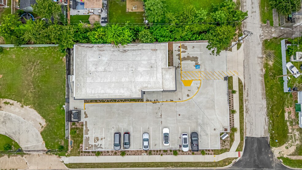 More Photos Of 2535 North Fwy, Houston Office For Lease