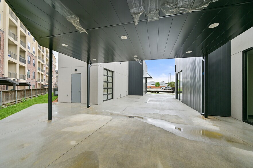 More Photos Of 12249 Katy Fwy, Houston Office For Lease