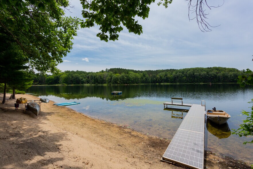 More Photos Of 7103 Lake View Rdg, Lake Ann Hospitality For Sale