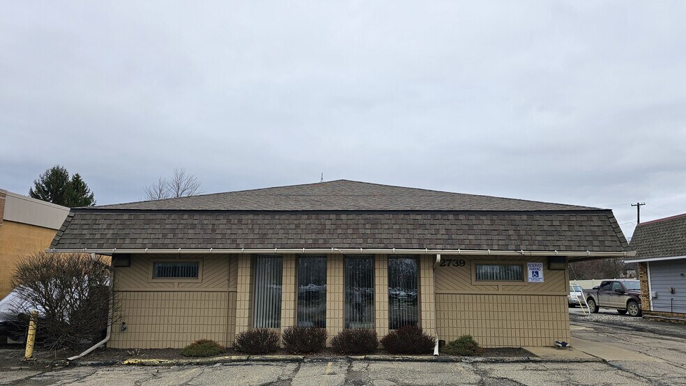 More Photos Of 2739 E Grand River Ave, Howell Medical For Sale