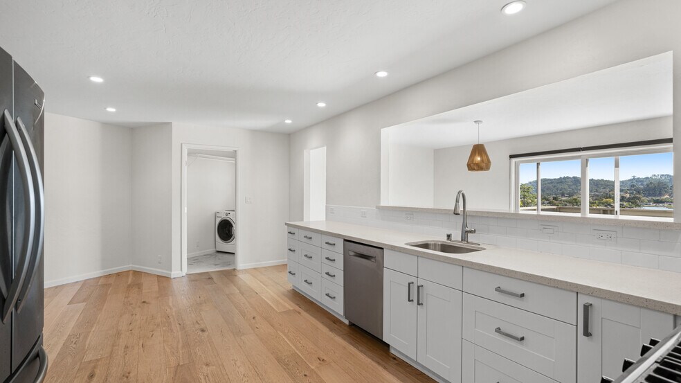 More Photos Of 151-153 Upper Via Casitas, Greenbrae Apartments For Sale